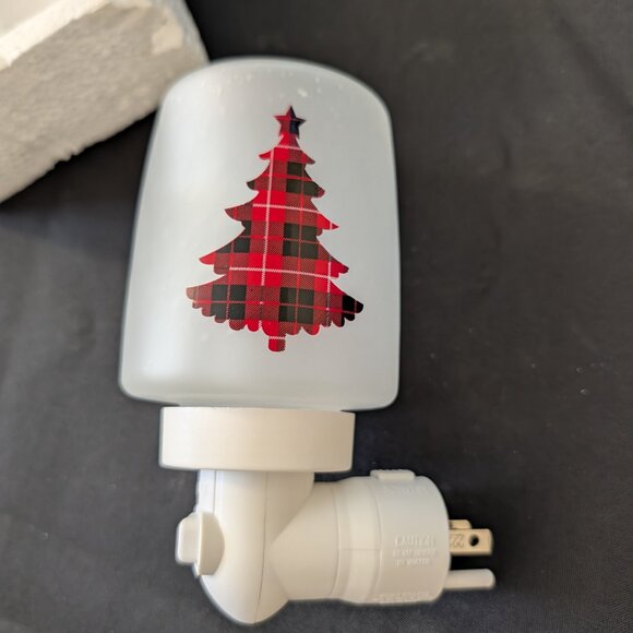 Scentsy Pine For Plaid mini plug in Warmer - Picture 5 of 8